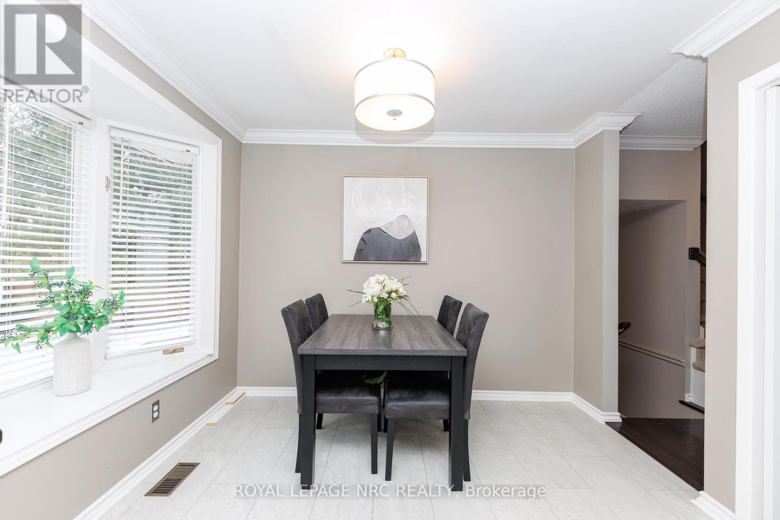 28 Spruceside Crescent, Pelham, Ontario  L0S 1E1 - Photo 11 - X12804474