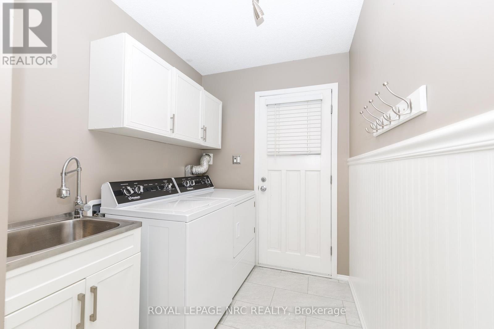 28 Spruceside Crescent, Pelham, Ontario  L0S 1E1 - Photo 14 - X12804474