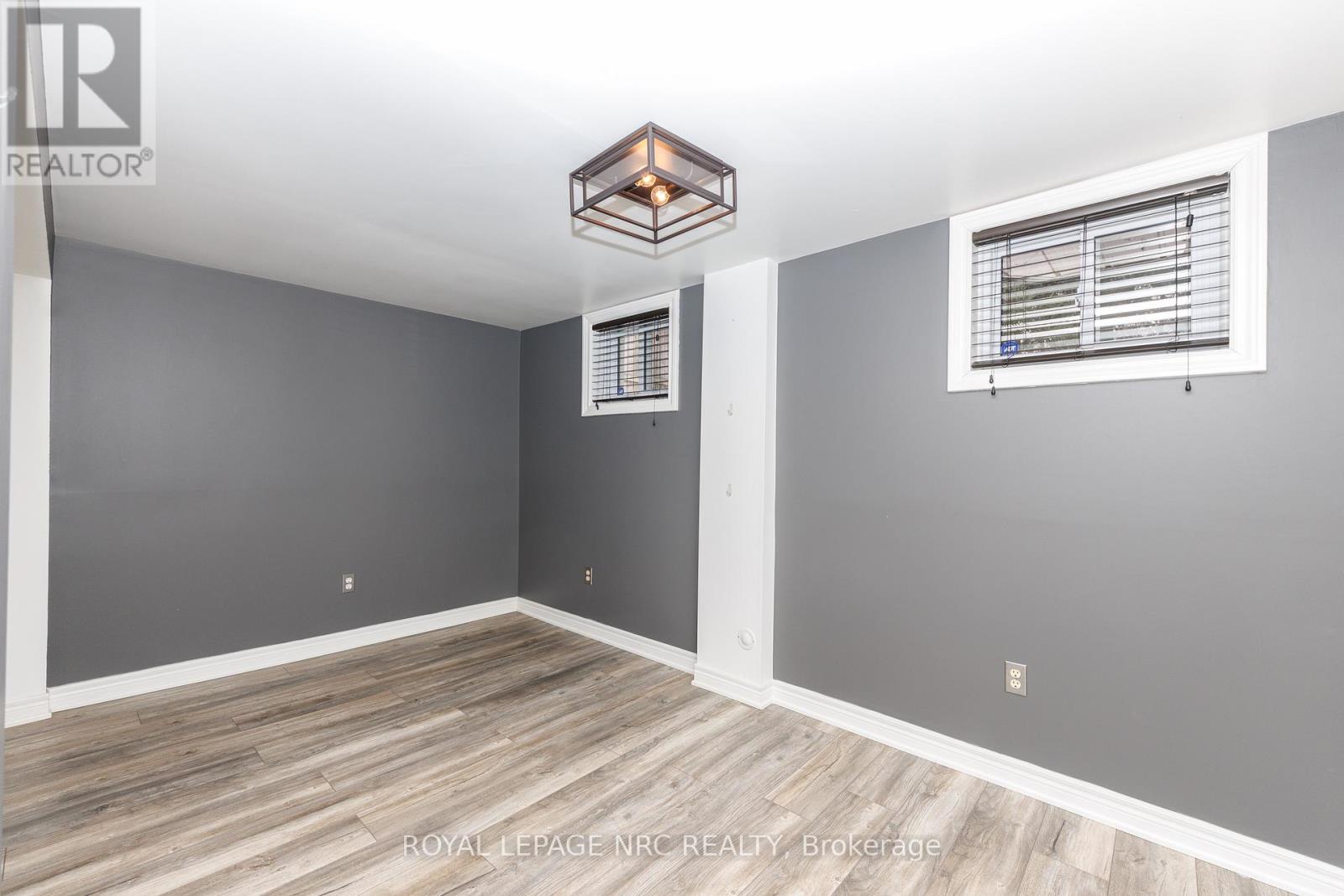 28 Spruceside Crescent, Pelham, Ontario  L0S 1E1 - Photo 25 - X12804474