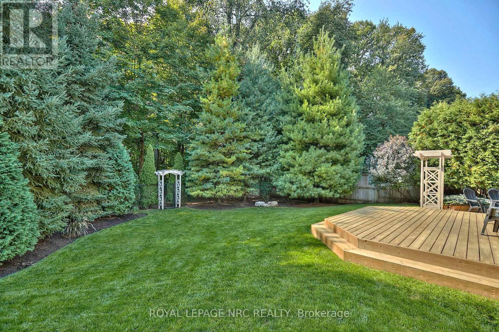 28 Spruceside Crescent, Pelham, Ontario  L0S 1E1 - Photo 33 - X12804474