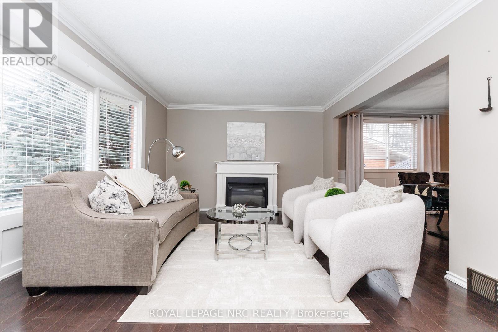 28 Spruceside Crescent, Pelham, Ontario  L0S 1E1 - Photo 5 - X12804474