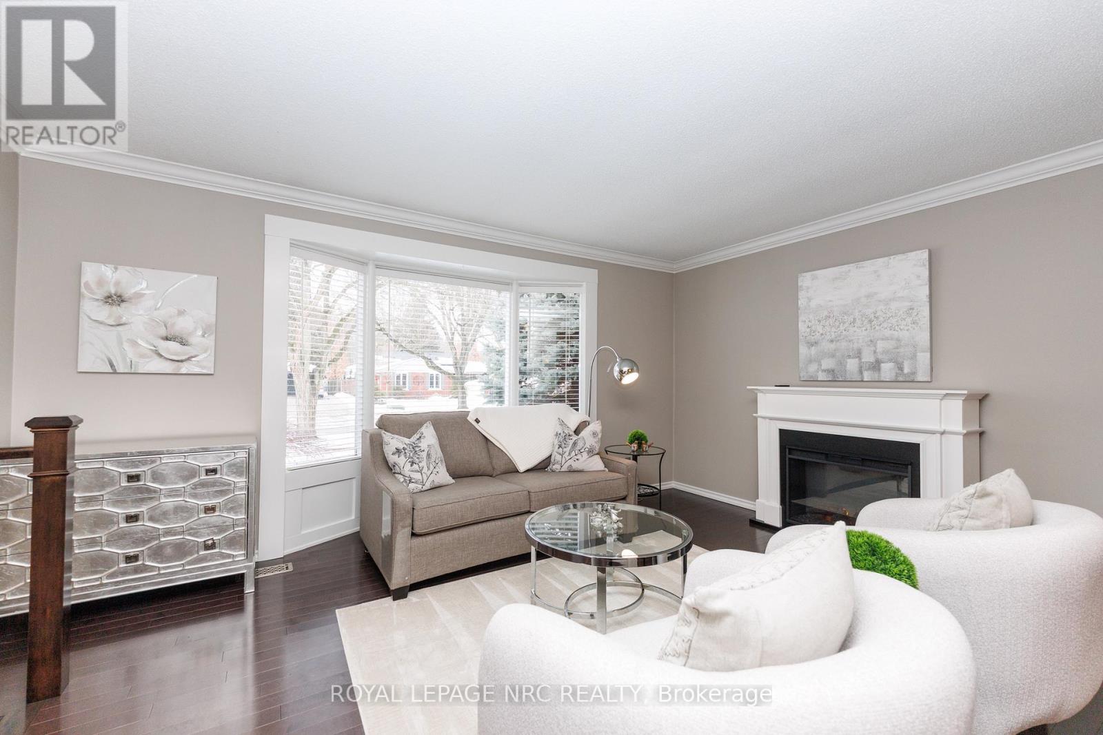 28 Spruceside Crescent, Pelham, Ontario  L0S 1E1 - Photo 6 - X12804474