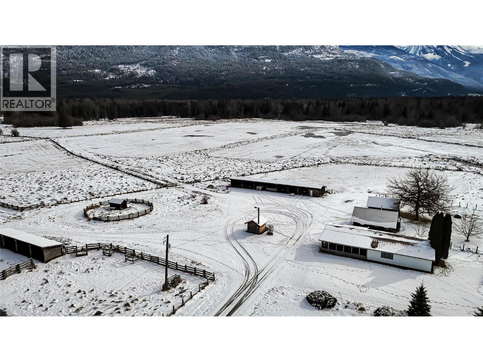 13226 31 Highway, Meadow Creek, British Columbia