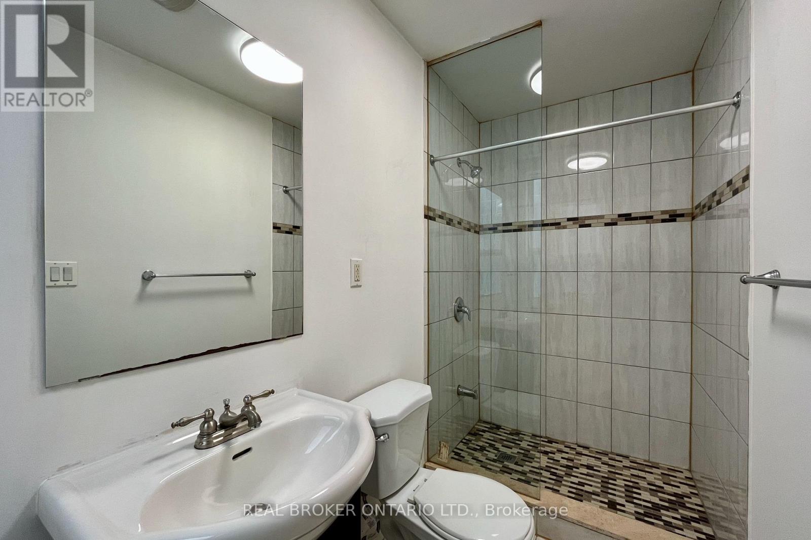 2 - 274 Coxwell Avenue, Toronto, Ontario  M4L 3B6 - Photo 10 - E12804464