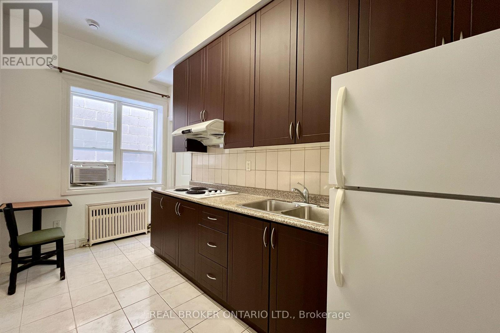 2 - 274 Coxwell Avenue, Toronto, Ontario  M4L 3B6 - Photo 3 - E12804464