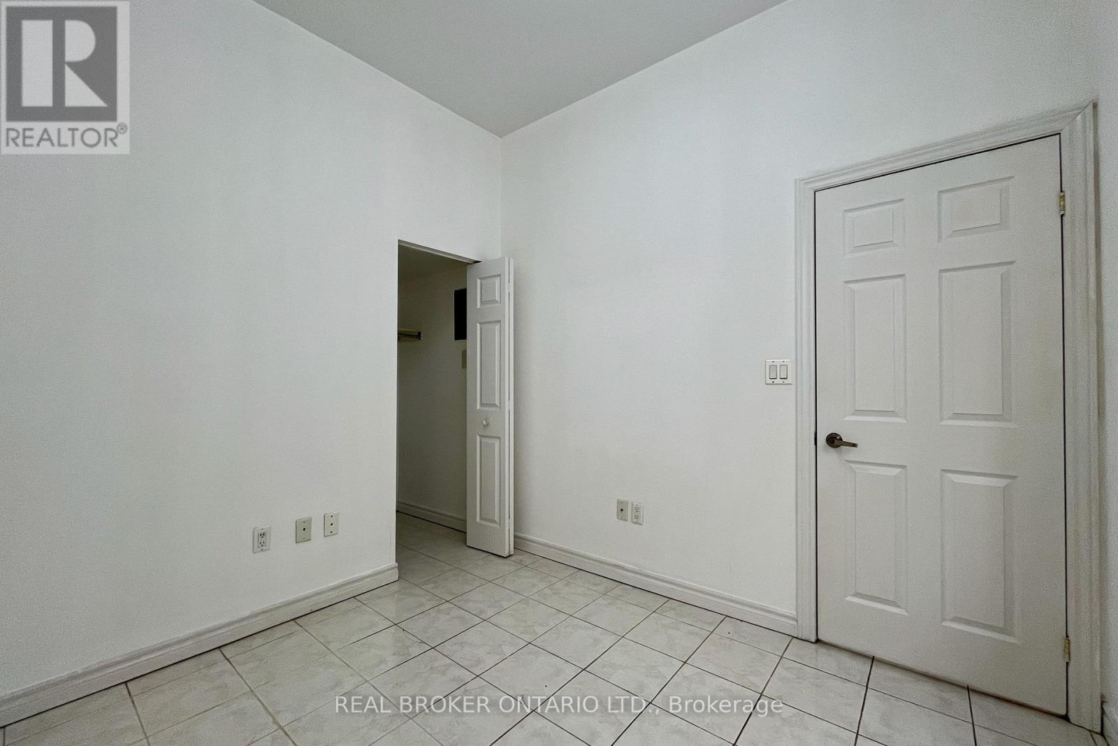 2 - 274 Coxwell Avenue, Toronto, Ontario  M4L 3B6 - Photo 6 - E12804464