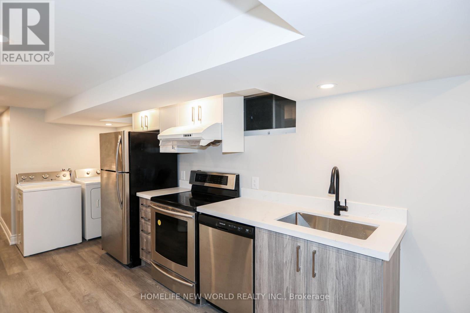 382 Allgood Street, Richmond Hill, Ontario  L4C 2Z2 - Photo 2 - N12804458