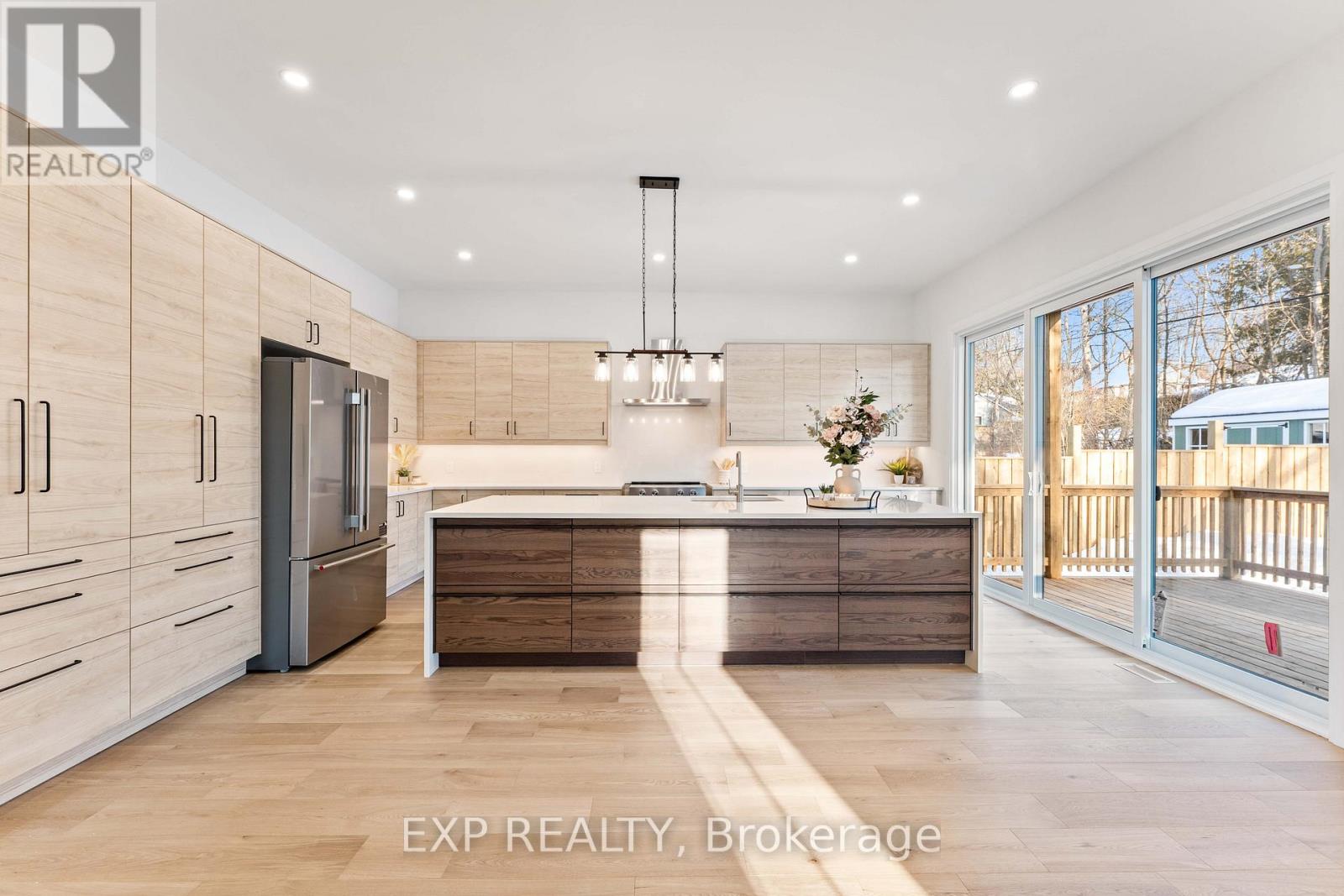 241 Parkway Avenue, Georgina, Ontario  L4P 2W1 - Photo 10 - N12804476