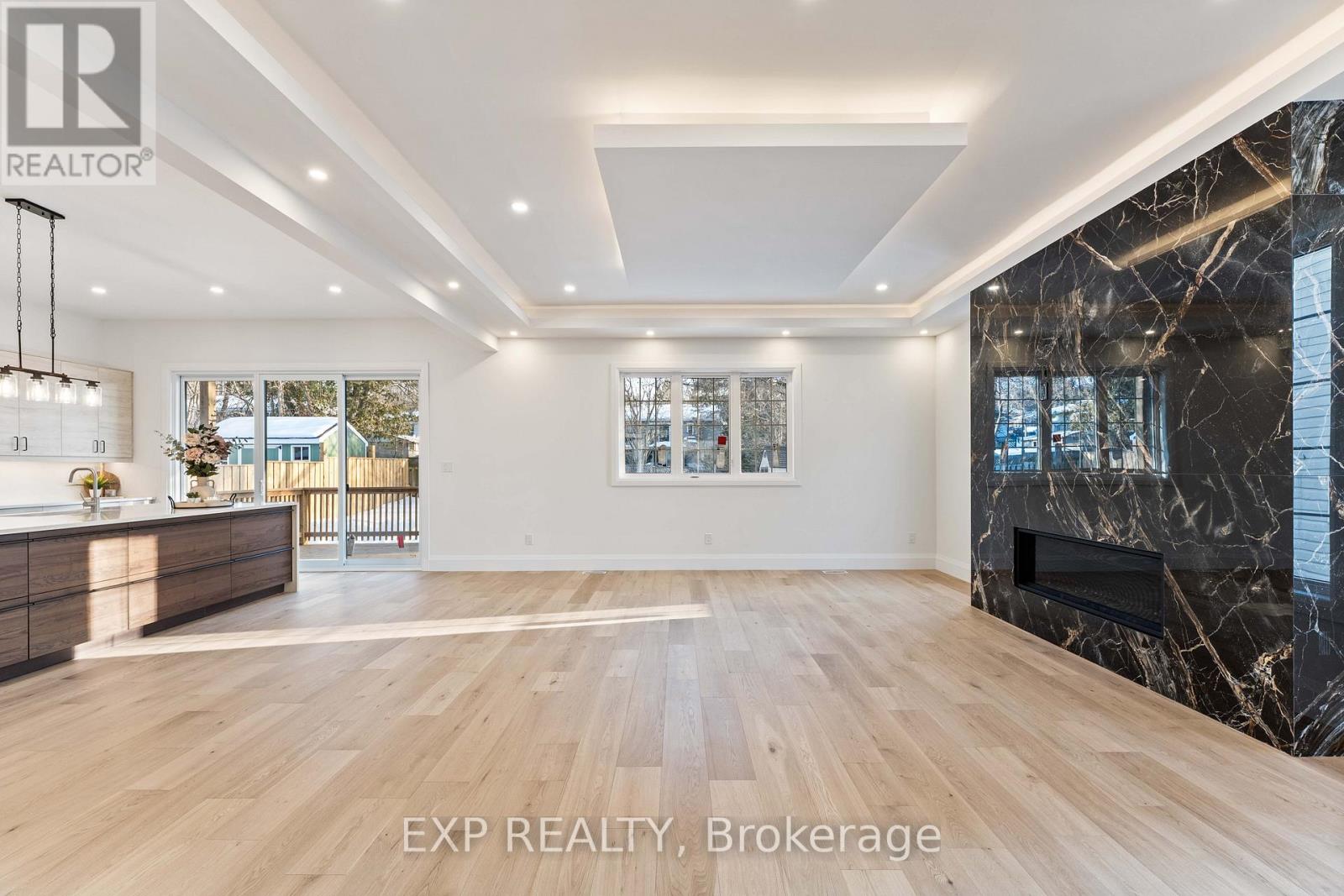 241 Parkway Avenue, Georgina, Ontario  L4P 2W1 - Photo 12 - N12804476