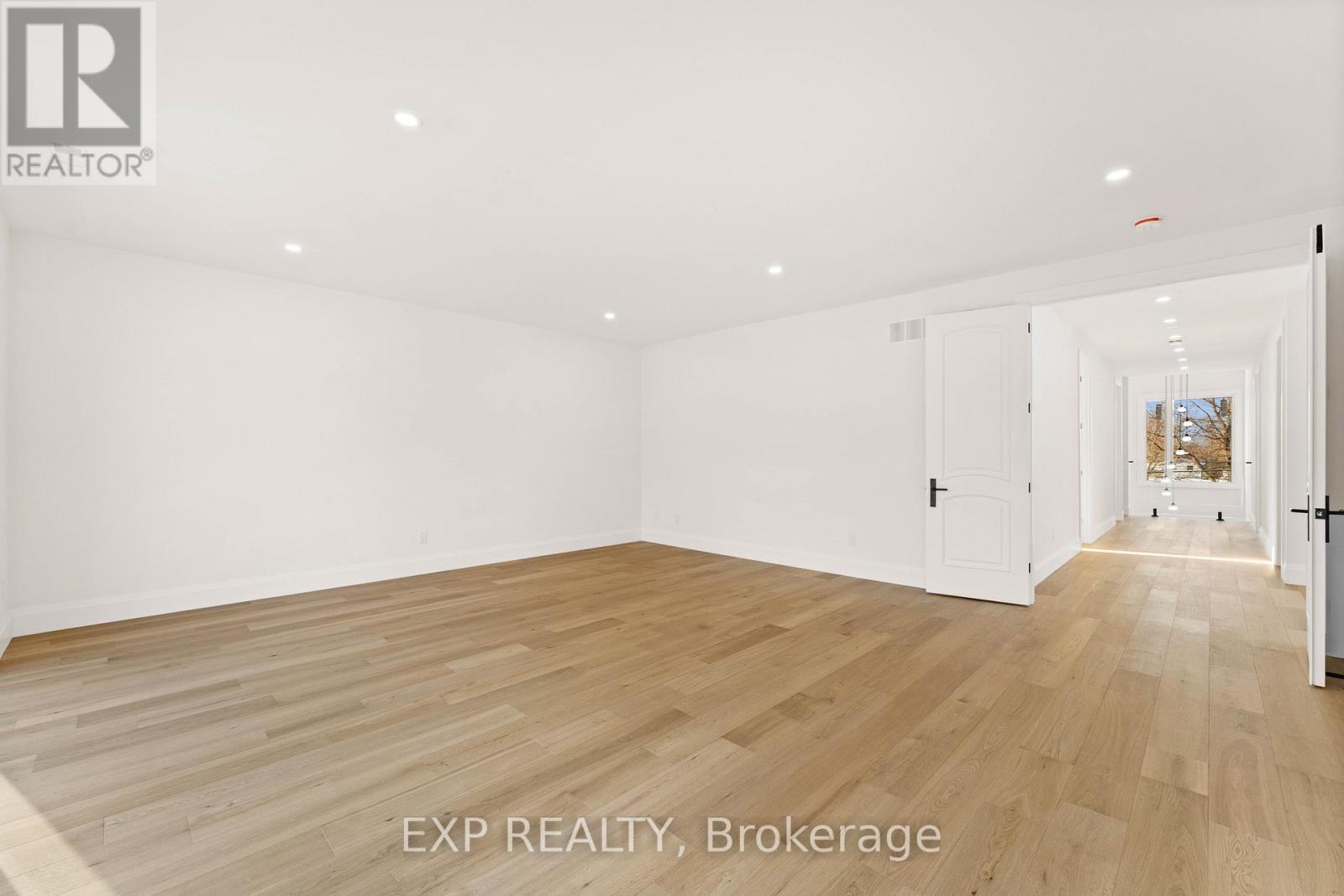 241 Parkway Avenue, Georgina, Ontario  L4P 2W1 - Photo 18 - N12804476