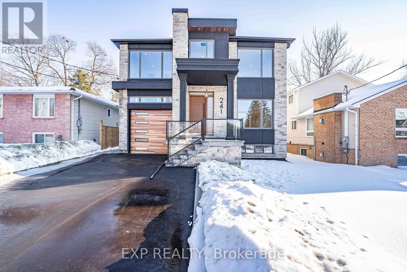 241 Parkway Avenue, Georgina, Ontario  L4P 2W1 - Photo 2 - N12804476