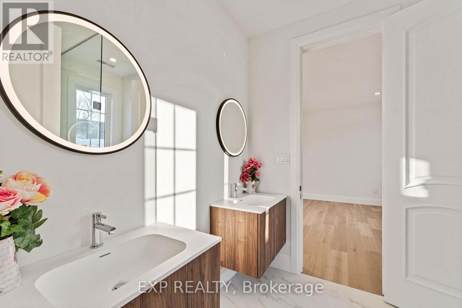 241 Parkway Avenue, Georgina, Ontario  L4P 2W1 - Photo 26 - N12804476