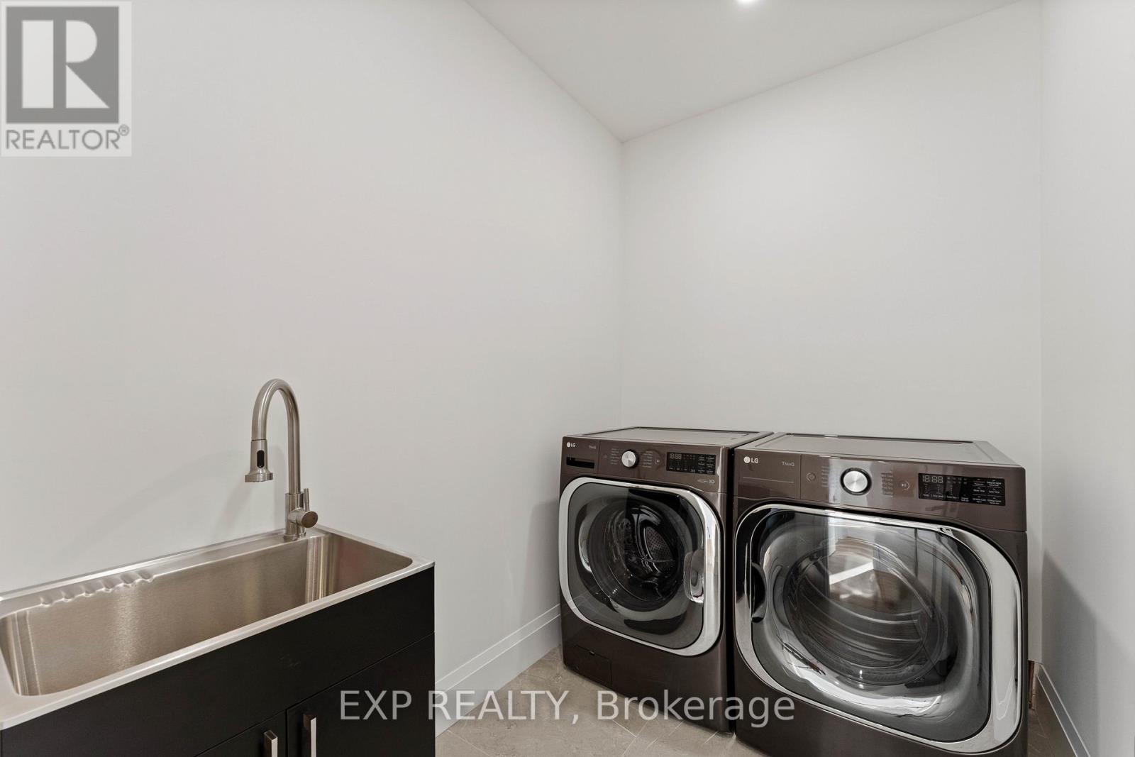 241 Parkway Avenue, Georgina, Ontario  L4P 2W1 - Photo 35 - N12804476