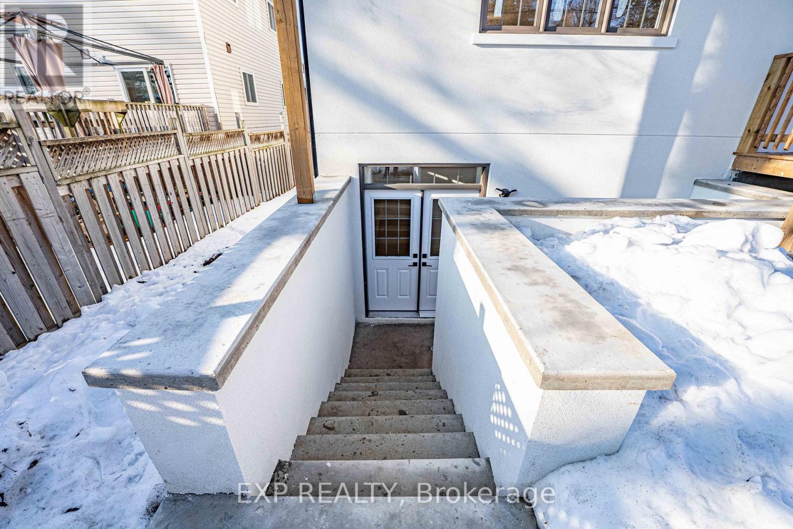 241 Parkway Avenue, Georgina, Ontario  L4P 2W1 - Photo 7 - N12804476