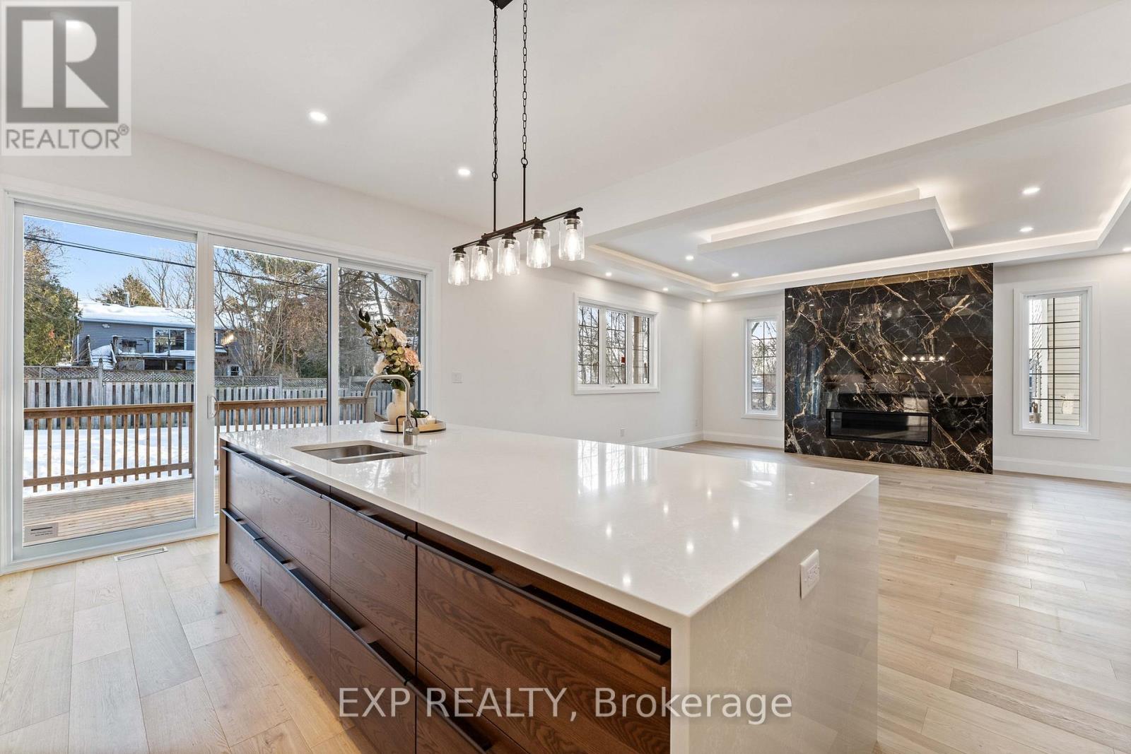 241 Parkway Avenue, Georgina, Ontario  L4P 2W1 - Photo 9 - N12804476