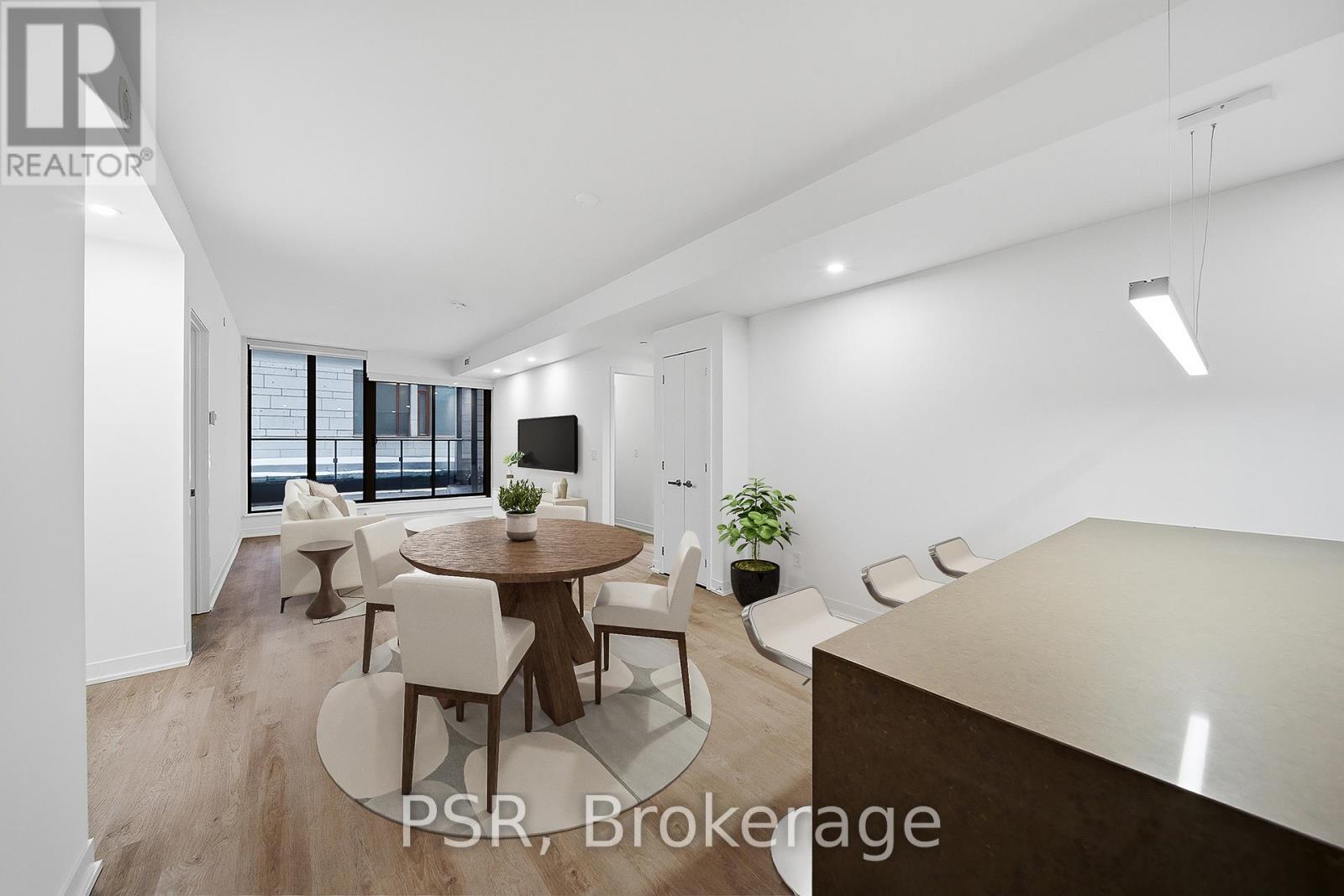 202 - 2 ST THOMAS STREET, Toronto, Ontario