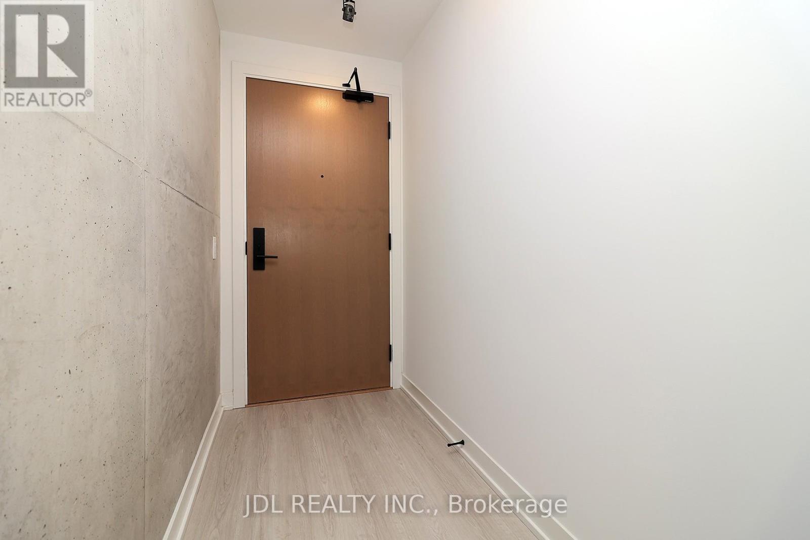 519 - 195 Mccaul Street, Toronto, Ontario  M5T 1W6 - Photo 2 - C12796972