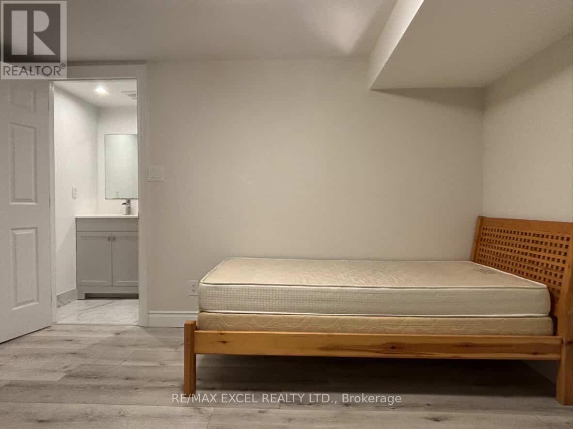 26 Pipers Green Avenue, Toronto, Ontario  M1S 3J8 - Photo 16 - E12697752