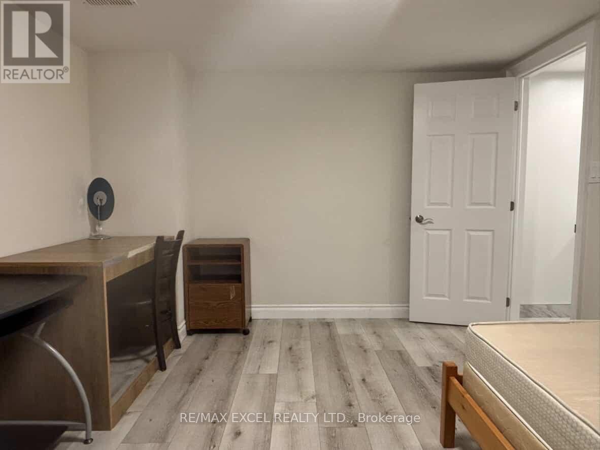 26 Pipers Green Avenue, Toronto, Ontario  M1S 3J8 - Photo 5 - E12697752