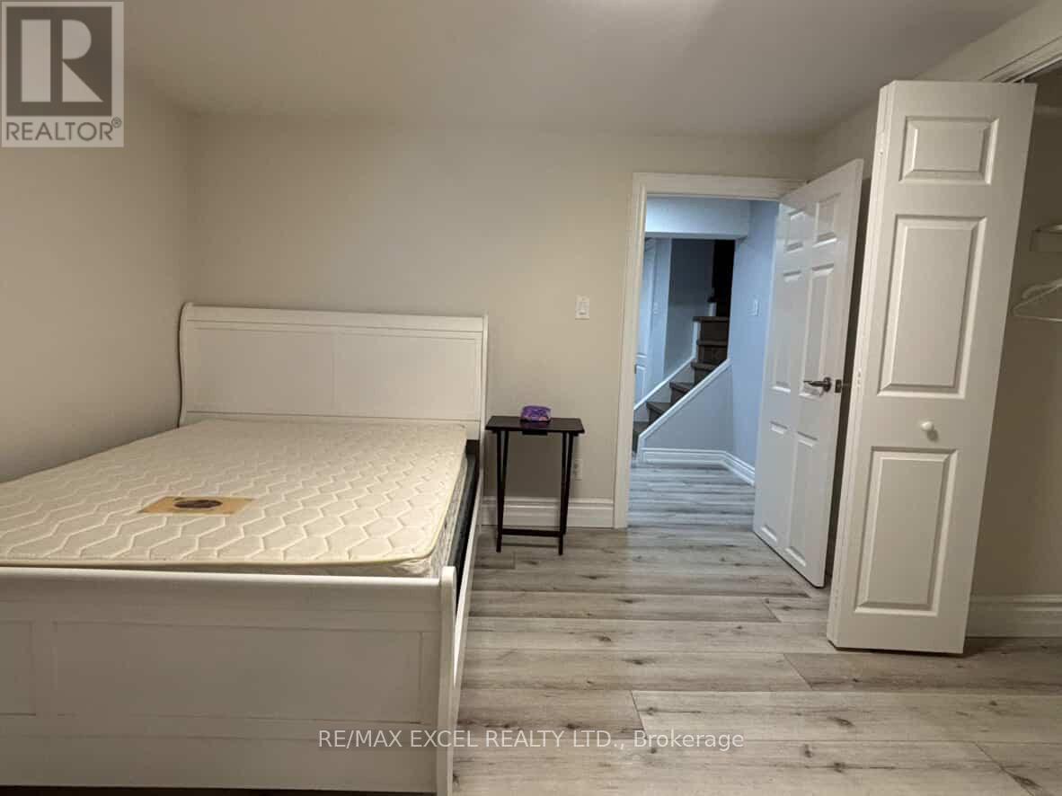 26 Pipers Green Avenue, Toronto, Ontario  M1S 3J8 - Photo 4 - E12697752