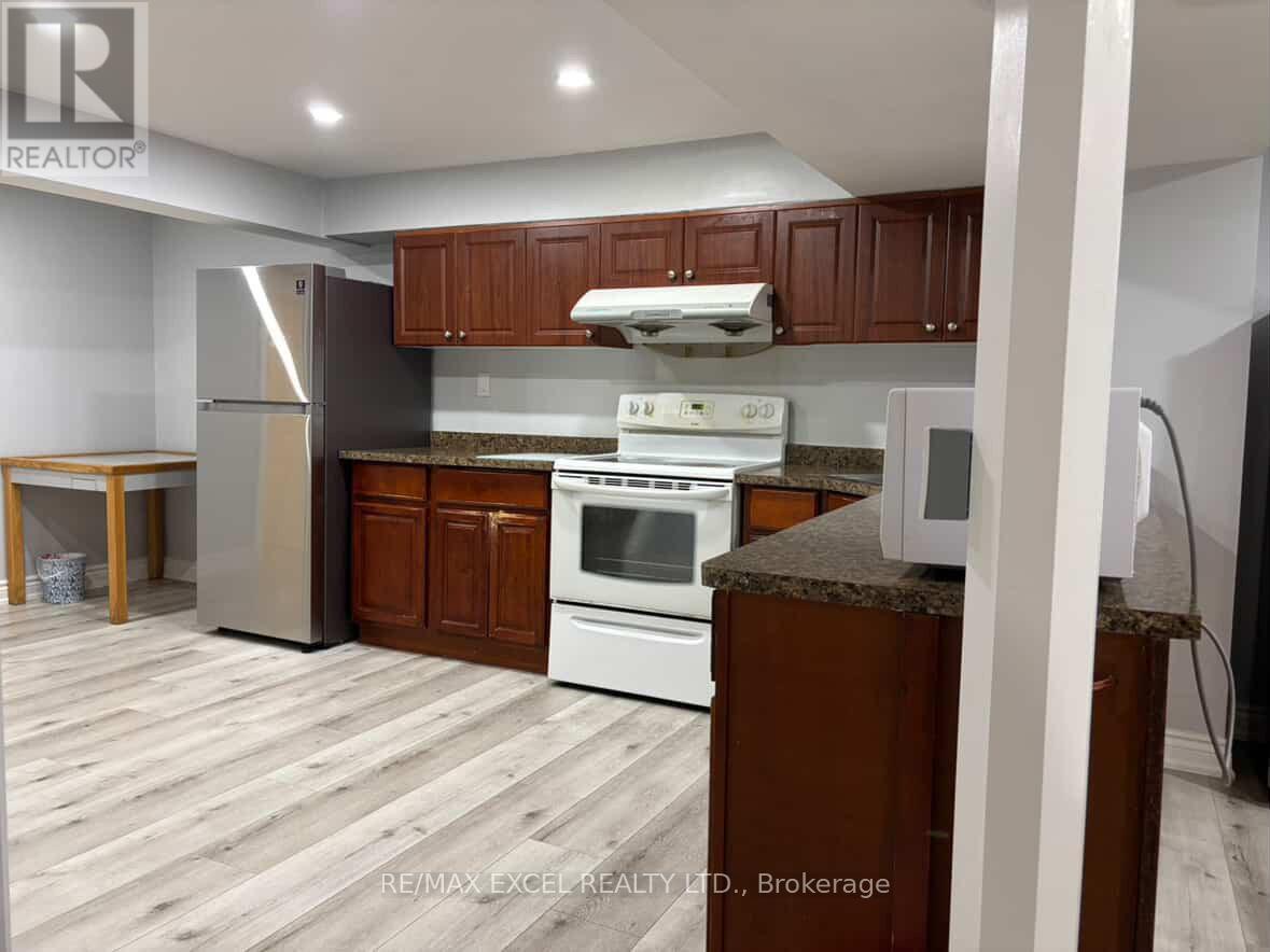 26 Pipers Green Avenue, Toronto, Ontario  M1S 3J8 - Photo 7 - E12697752