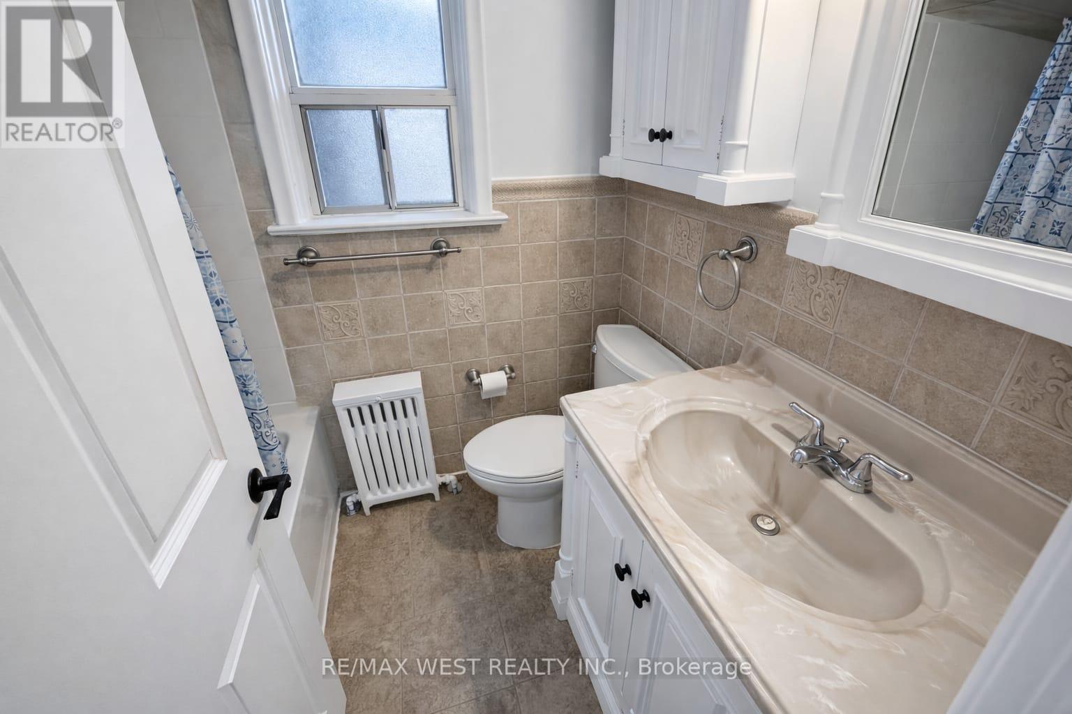 2 - 106 Kirknewton Road, Toronto, Ontario  M6E 3Y2 - Photo 10 - W12804456