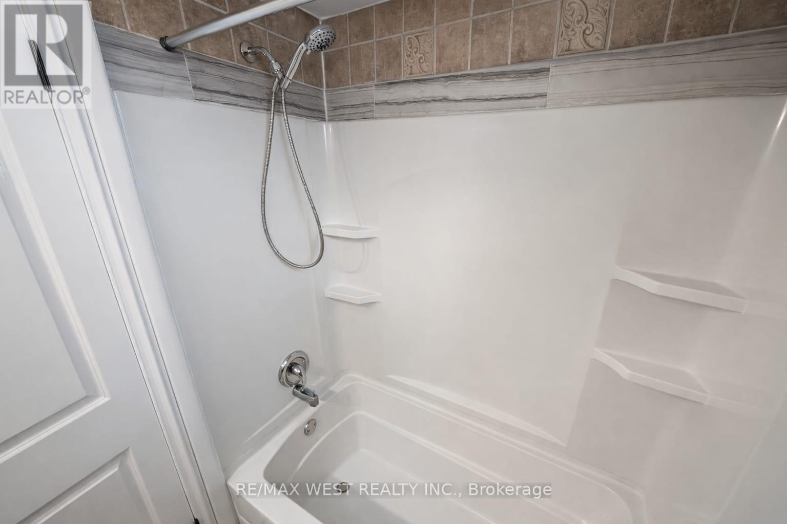 2 - 106 Kirknewton Road, Toronto, Ontario  M6E 3Y2 - Photo 11 - W12804456