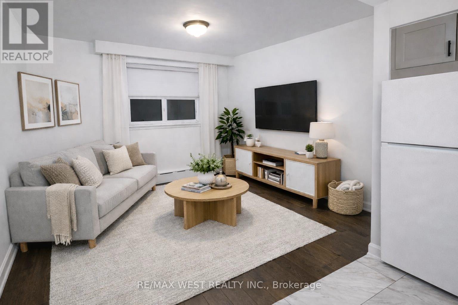 2 - 106 Kirknewton Road, Toronto, Ontario  M6E 3Y2 - Photo 5 - W12804456