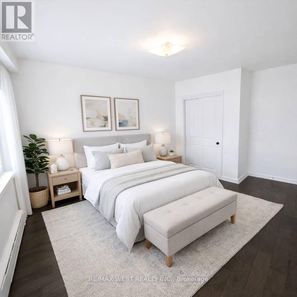 2 - 106 Kirknewton Road, Toronto, Ontario  M6E 3Y2 - Photo 7 - W12804456