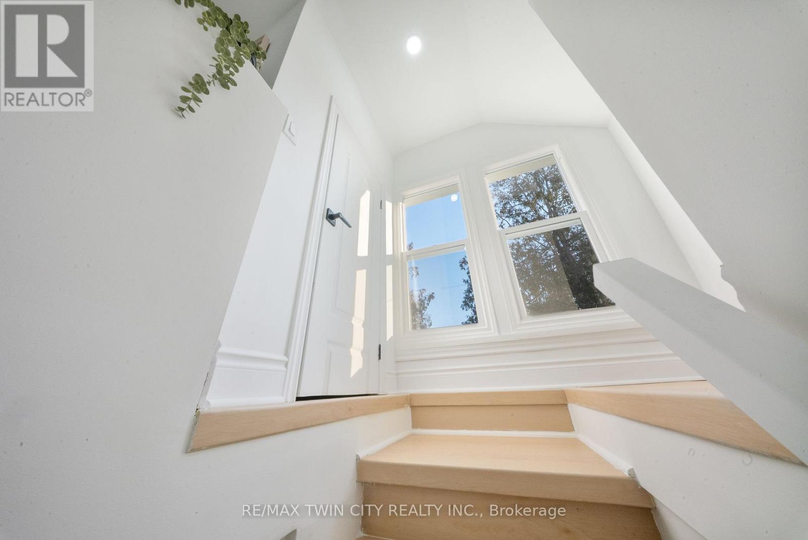 327 Sheridan Street, Brantford, Ontario  N3S 4R8 - Photo 20 - X12804460