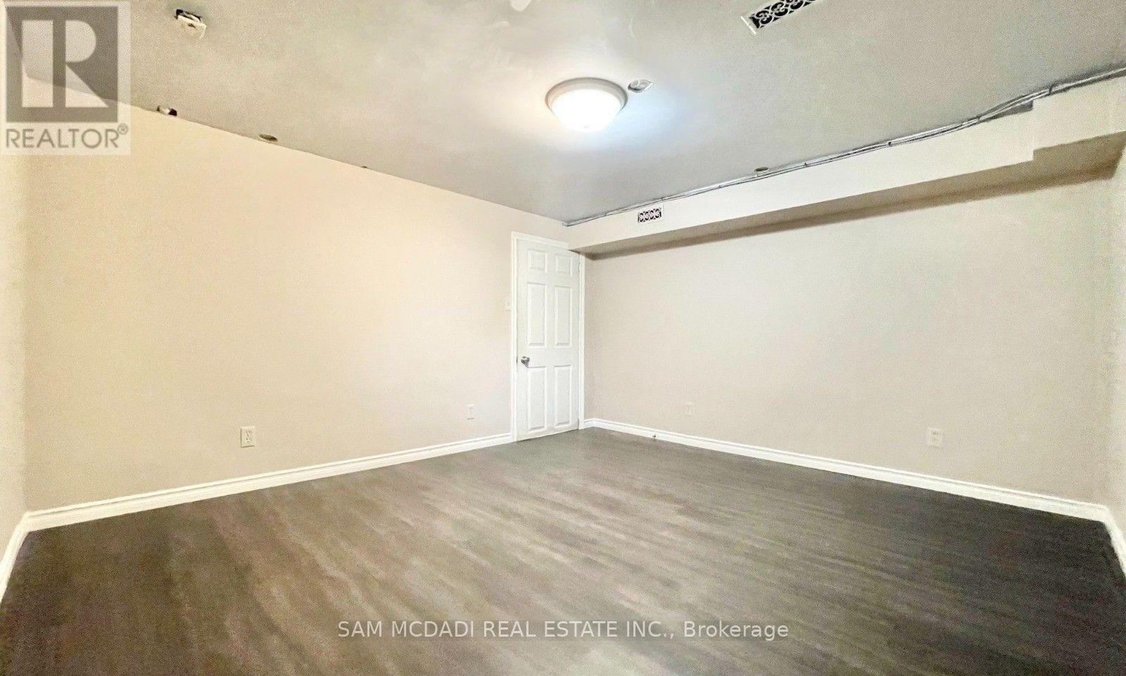 257 Thorncrest Drive, Waterloo, Ontario  N2L 4L2 - Photo 14 - X12804472