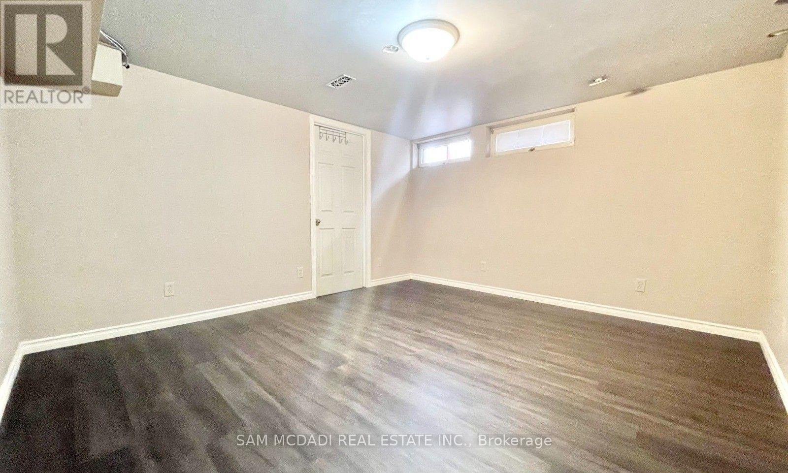 257 Thorncrest Drive, Waterloo, Ontario  N2L 4L2 - Photo 16 - X12804472