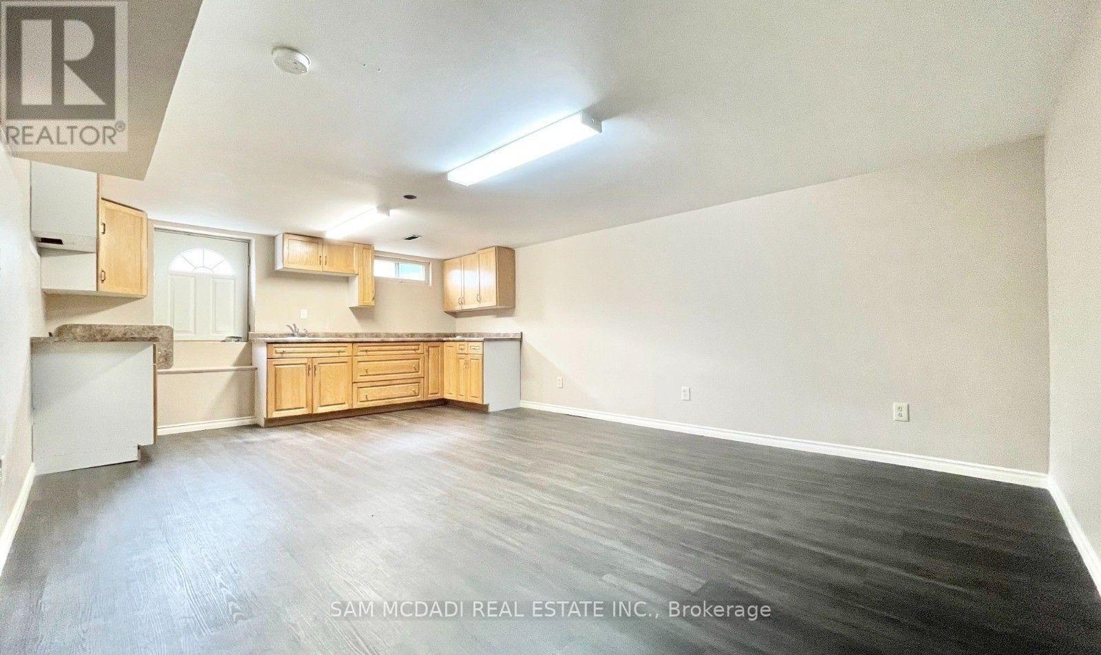 257 Thorncrest Drive, Waterloo, Ontario  N2L 4L2 - Photo 17 - X12804472