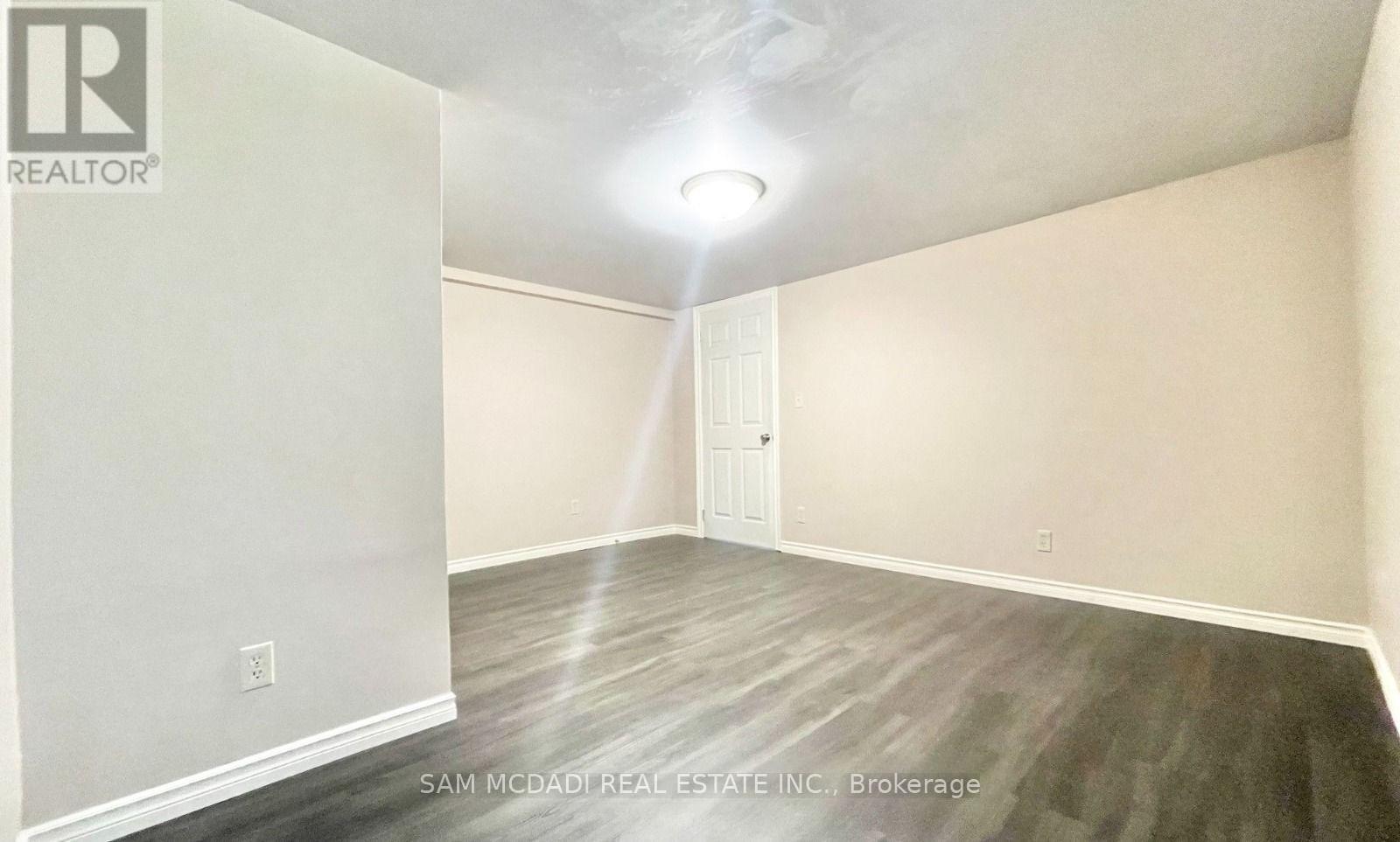 257 Thorncrest Drive, Waterloo, Ontario  N2L 4L2 - Photo 7 - X12804472