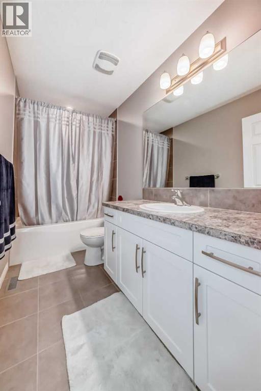 82 Hillcrest Square Sw, Airdrie, Alberta  T4B 4H9 - Photo 23 - A2285277