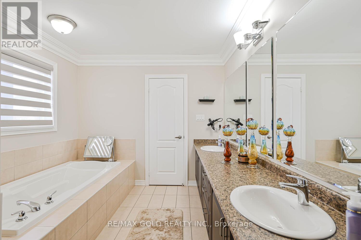 125 Squire Ellis Drive, Brampton, Ontario  L6P 4J4 - Photo 32 - W12798184