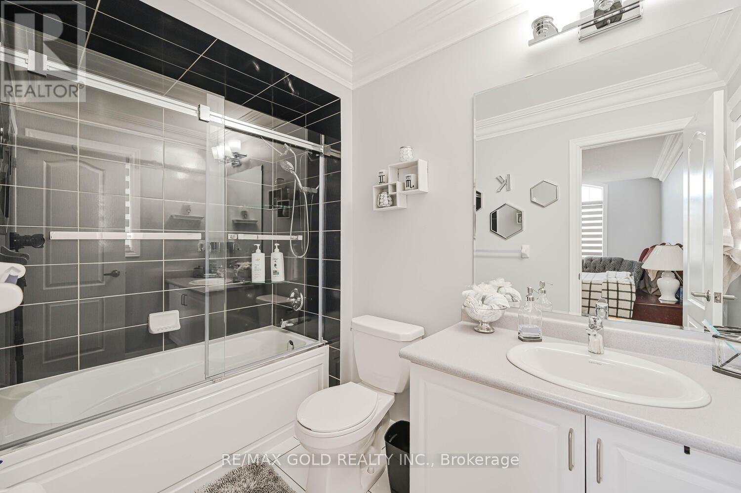 125 Squire Ellis Drive, Brampton, Ontario  L6P 4J4 - Photo 34 - W12798184