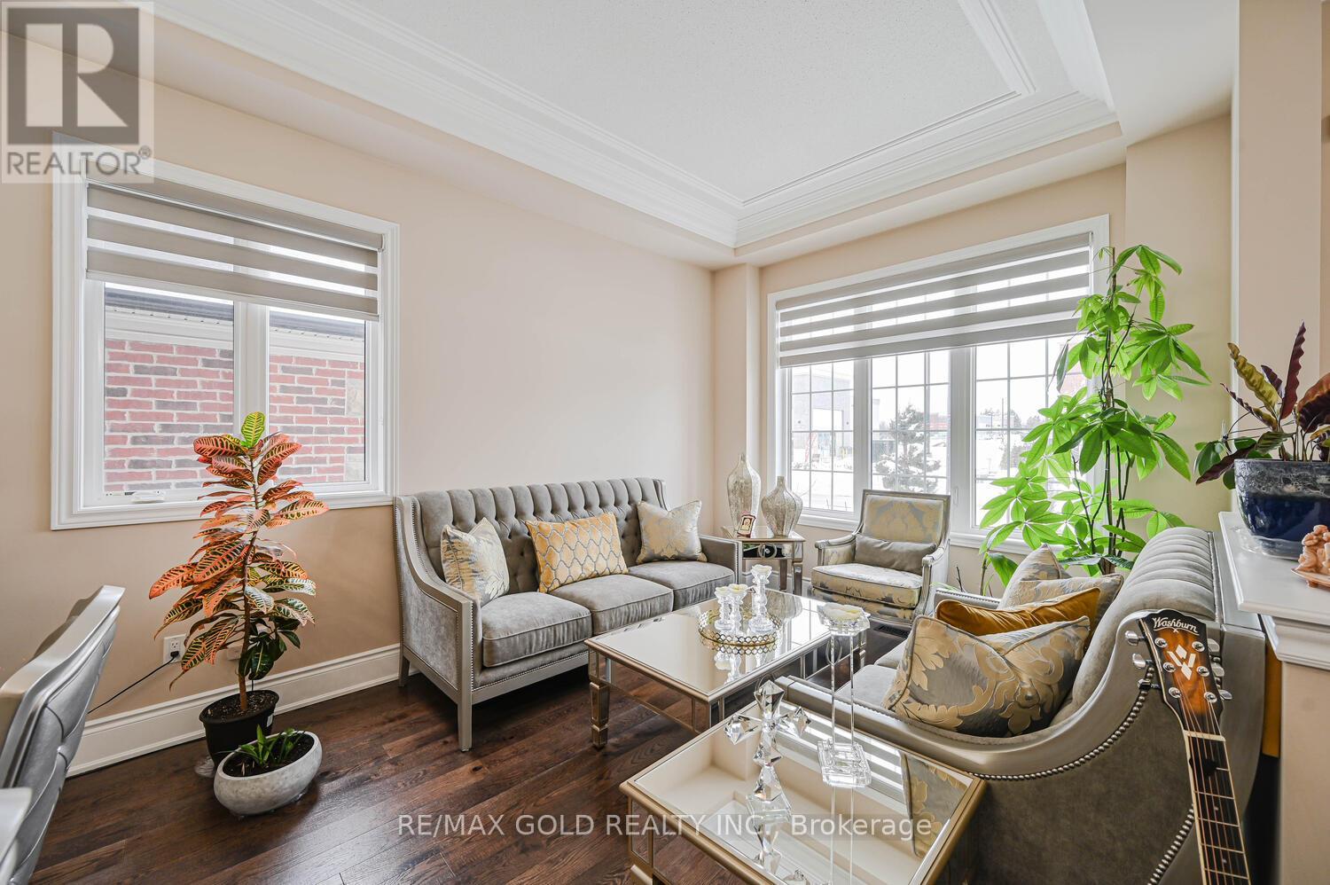 125 Squire Ellis Drive, Brampton, Ontario  L6P 4J4 - Photo 6 - W12798184