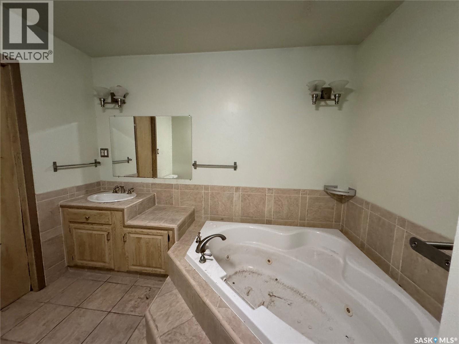 17 Patricia Drive, Coronach, Saskatchewan  S0H 0Z0 - Photo 13 - SK028871