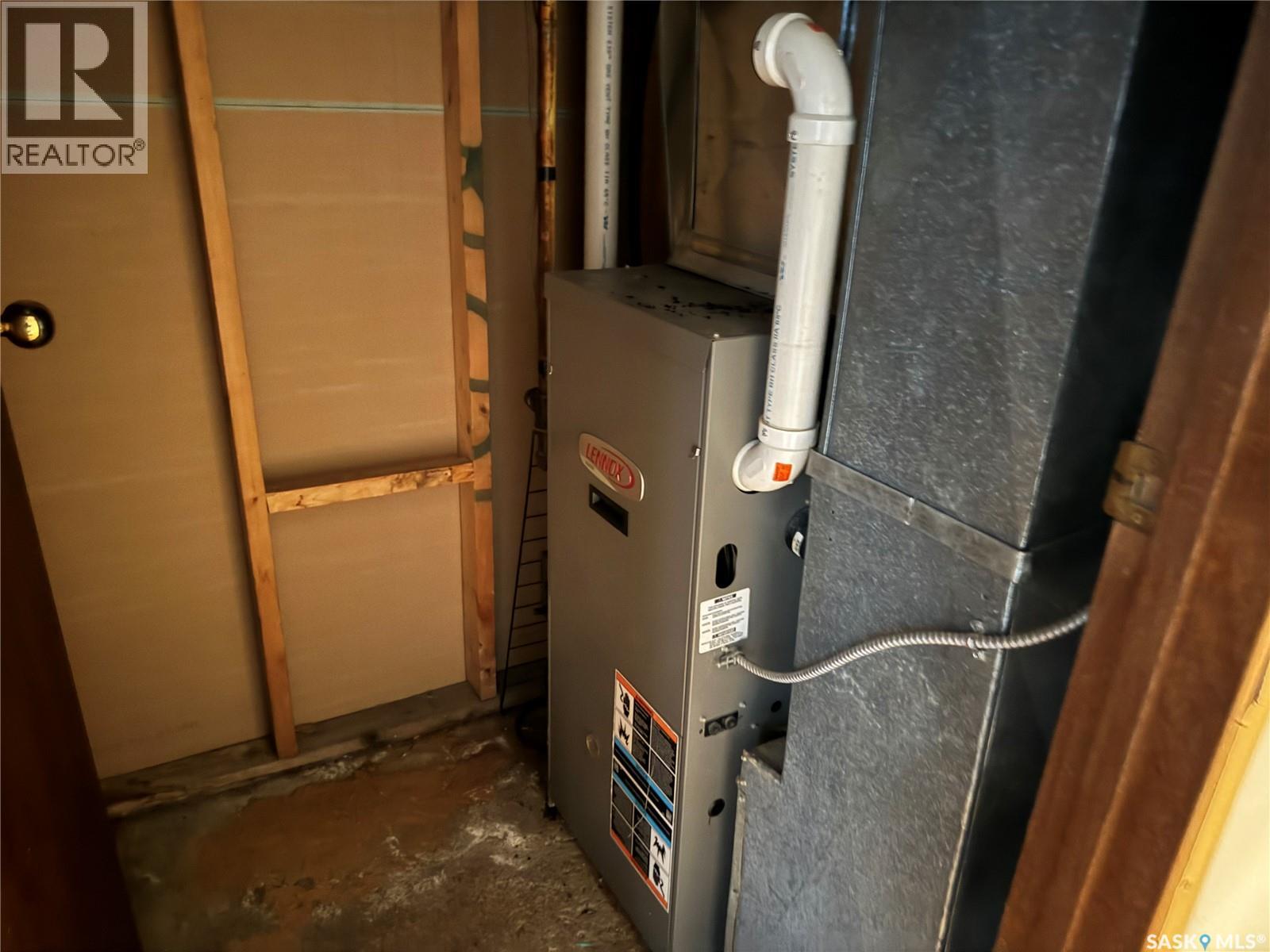 17 Patricia Drive, Coronach, Saskatchewan  S0H 0Z0 - Photo 22 - SK028871