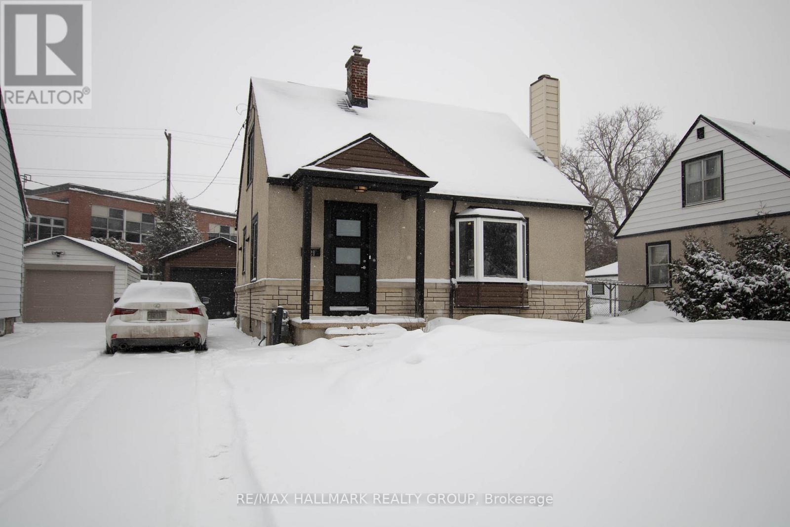 929 Merivale Road, Ottawa, Ontario  K1Z 5Z7 - Photo 2 - X12804488