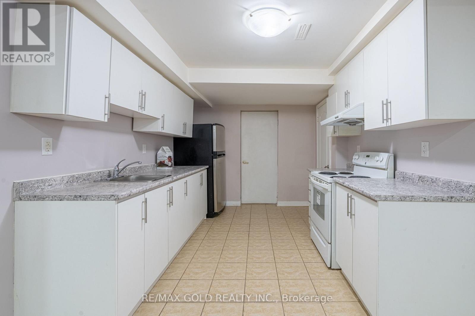 72 Barleyfield Road, Brampton, Ontario  L6R 2J1 - Photo 33 - W12790800