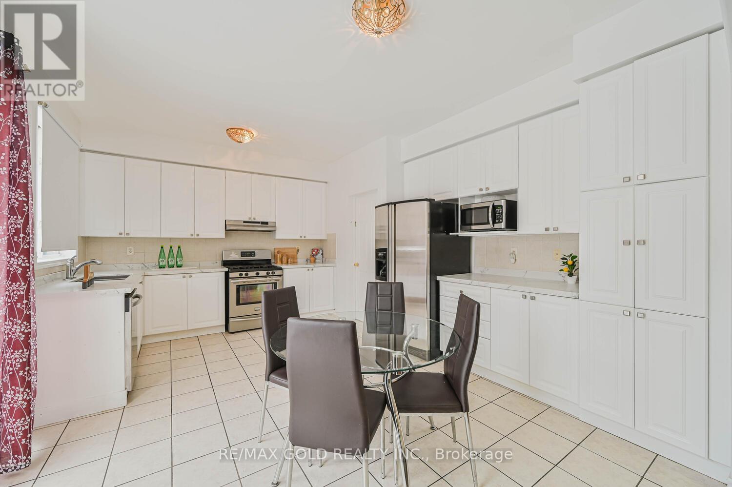 6 Verona Drive, Brampton, Ontario  L6P 1L2 - Photo 14 - W12790822