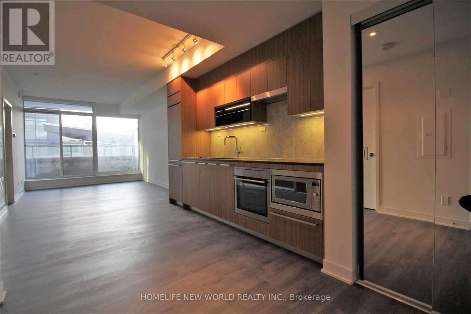 209 - 90 Queens Wharf Road, Toronto, Ontario  M5V 0J4 - Photo 2 - C12804486