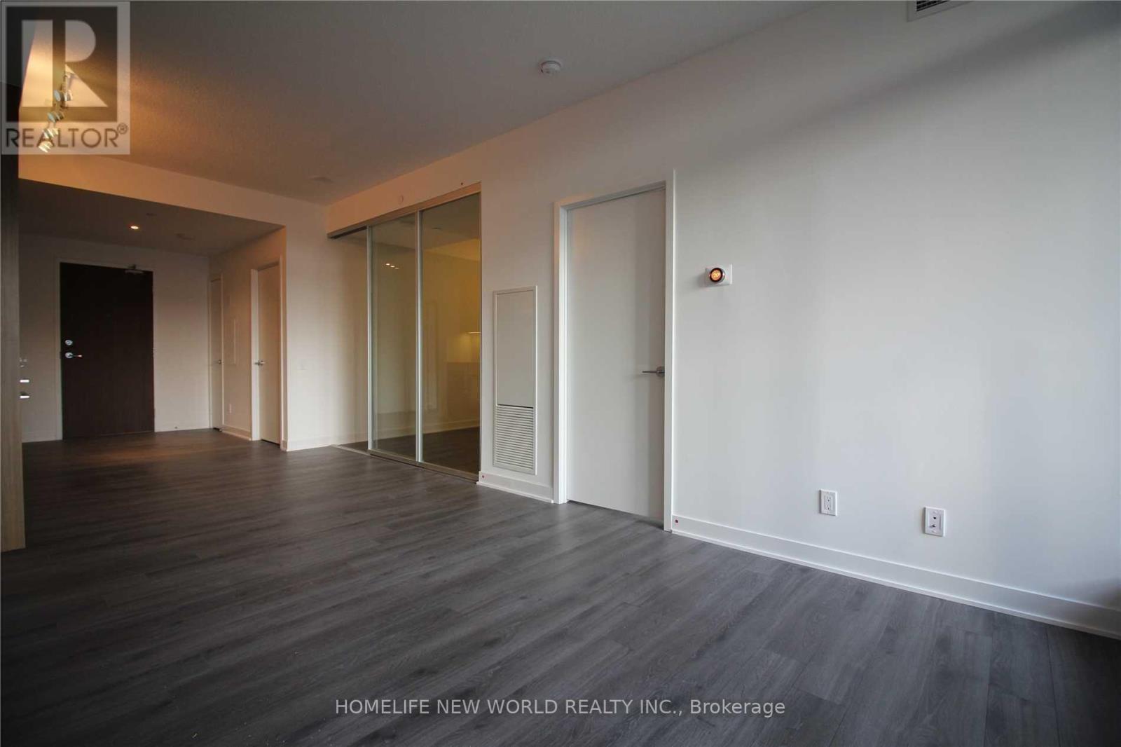 209 - 90 Queens Wharf Road, Toronto, Ontario  M5V 0J4 - Photo 3 - C12804486