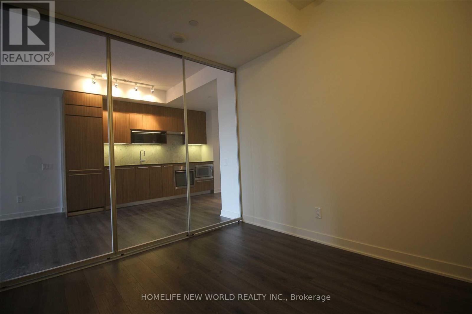 209 - 90 Queens Wharf Road, Toronto, Ontario  M5V 0J4 - Photo 6 - C12804486