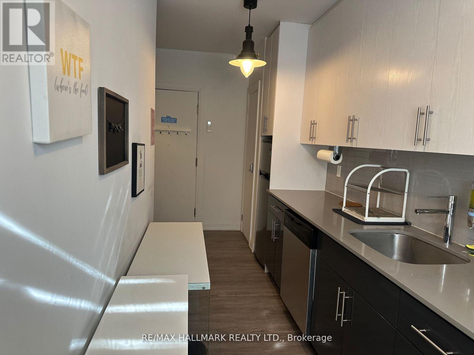 5 - 595 St Clair Avenue W, Toronto, Ontario  M6C 1A3 - Photo 7 - C12804518