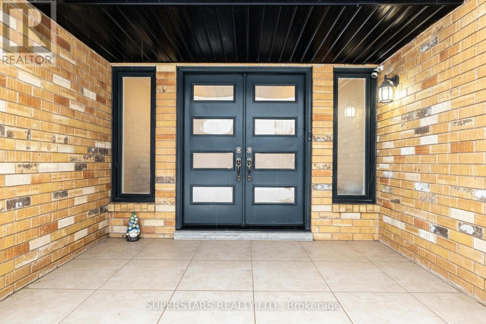 622 Lyman Boulevard, Newmarket, Ontario  L3X 1V9 - Photo 5 - N12804490