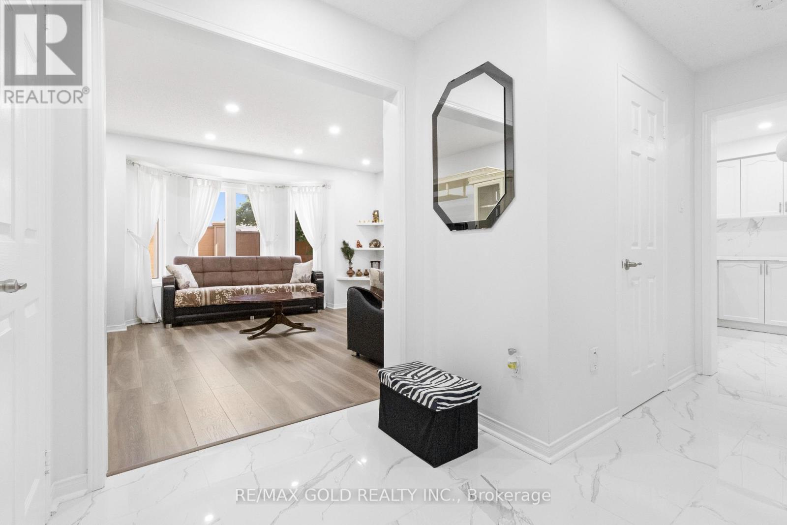 40 Blue Spruce Street, Brampton, Ontario  L6R 1C5 - Photo 7 - W12773098