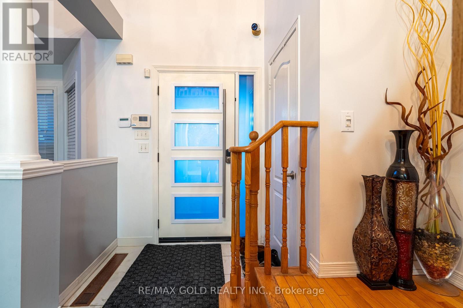 46 Egypt Drive, Brampton, Ontario  L6R 2T9 - Photo 2 - W12773194